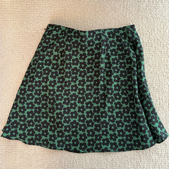 Urban Outfitters | UO Tayla Printed Button-Front Skirt - Picture 2 of 4